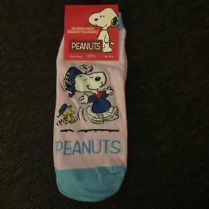 Peanuts Snoopy with Woodstock Socks. NWT